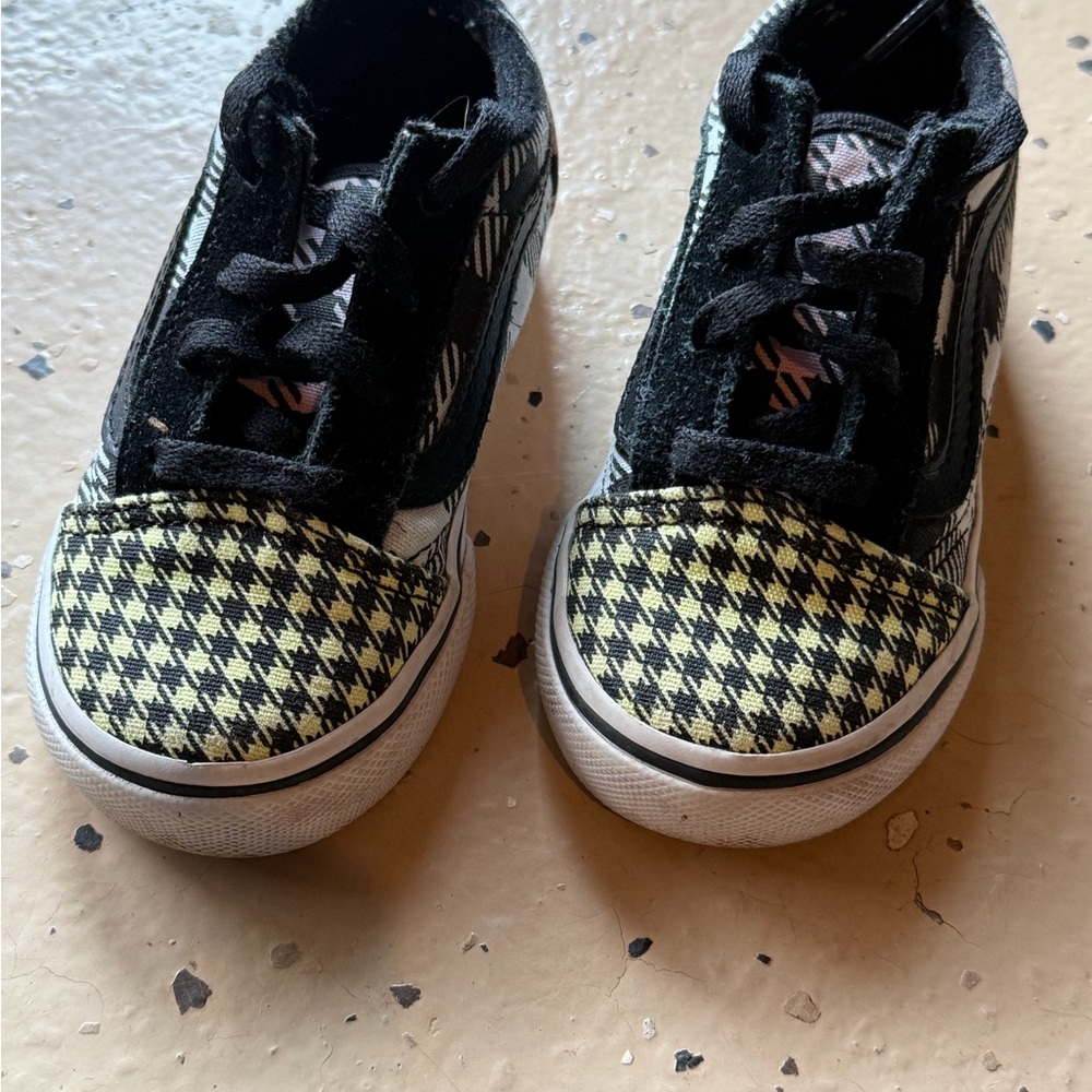 Stylish Kids' Black and Yellow Sneakers